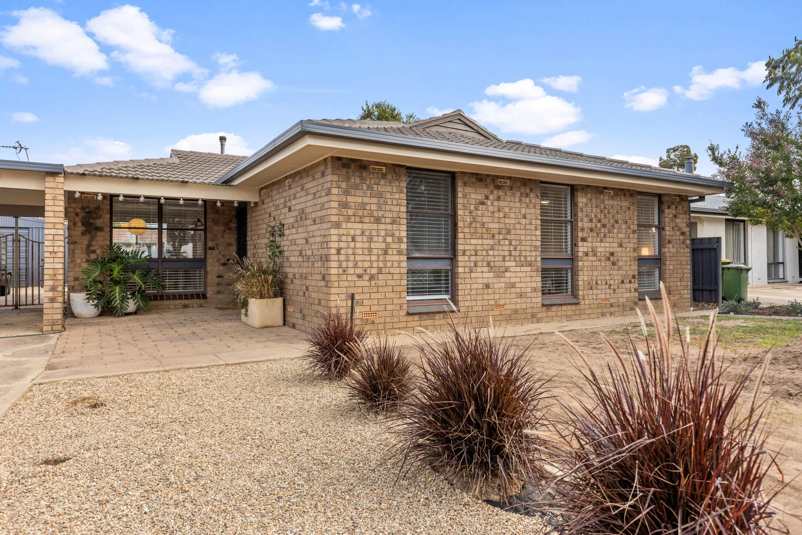 Additional image 2 of 8 Dalman Parkway, Glenfield Park NSW 2650