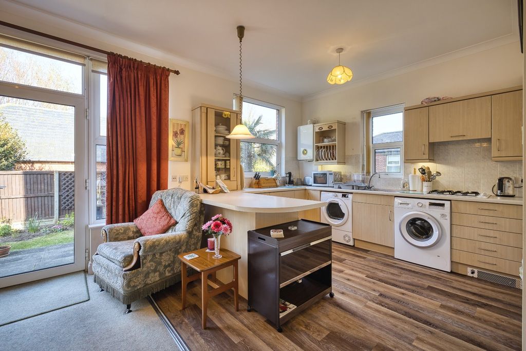 Additional image 7 of 3 bed flat for salePark Road, Broadstairs, Kent CT10
