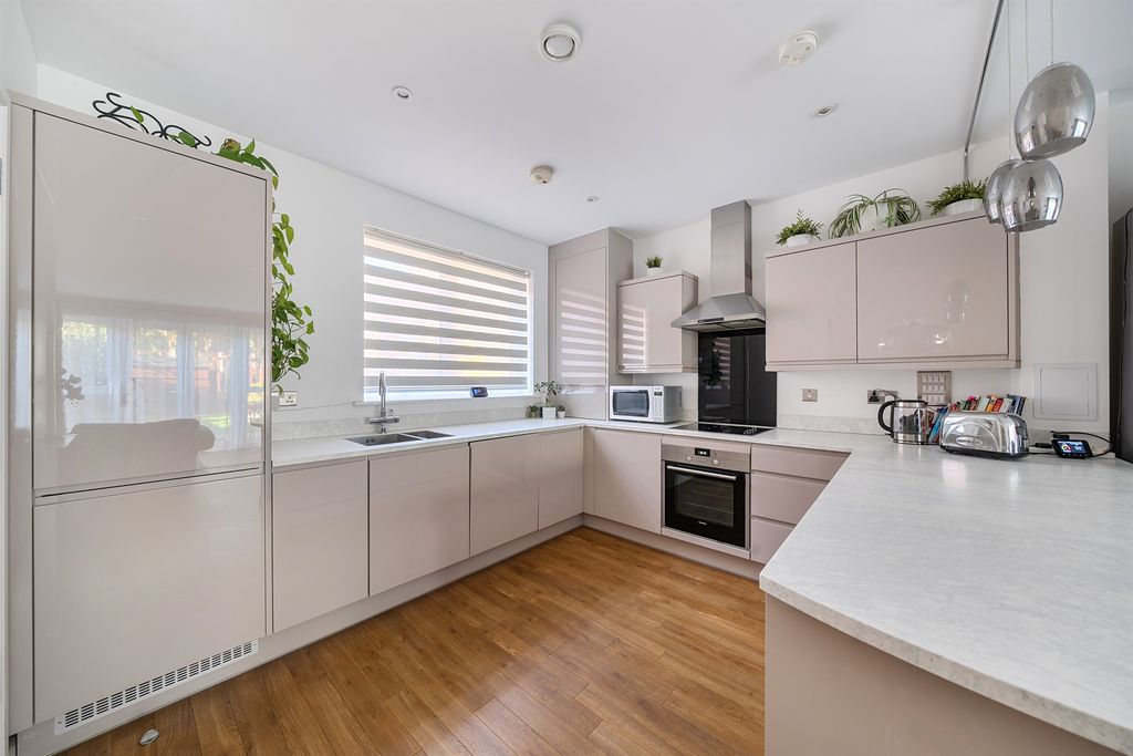 Additional image 6 of 3 bed terraced house for saleReynard Way, Brentford TW8