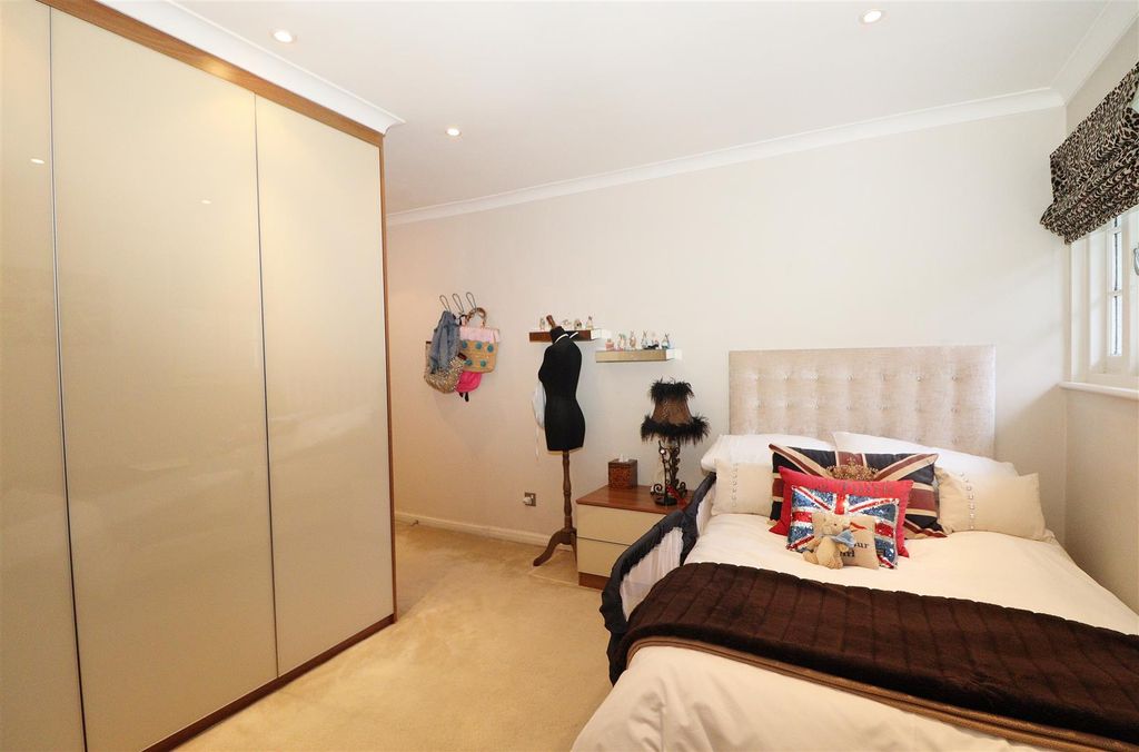 Additional image 26 of 5 bed detached house for saleBarham Avenue, Elstree, Borehamwood WD6