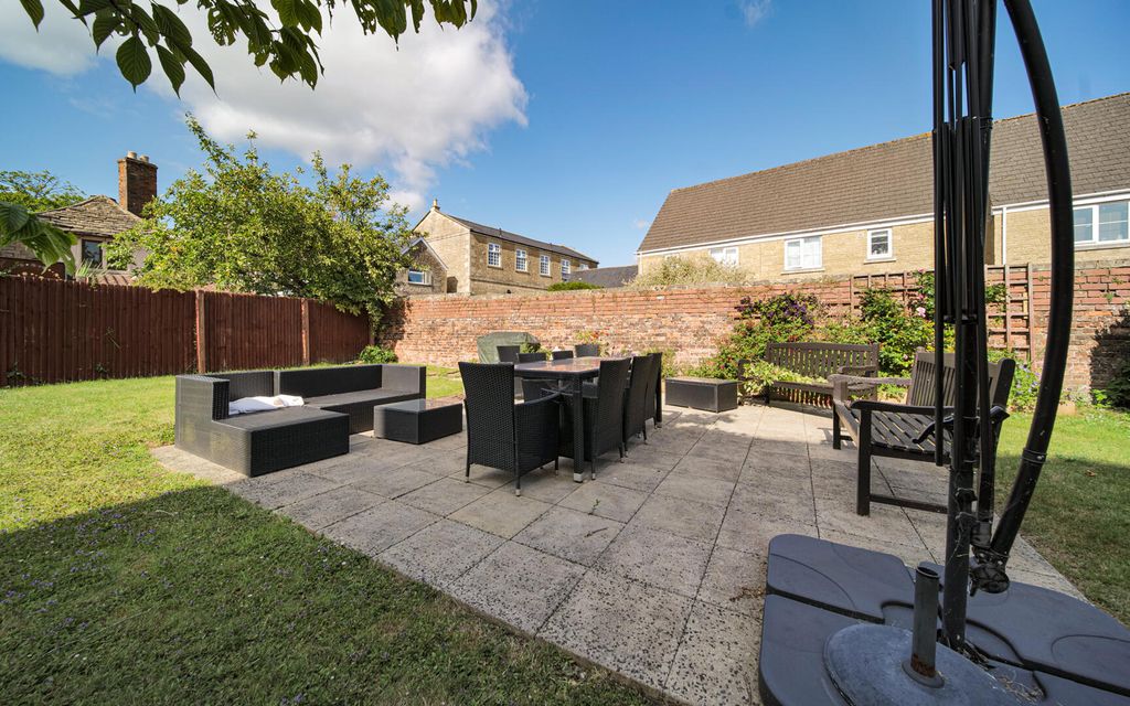 Additional image 8 of 1 bed property for saleGiffords Court, Melksham SN12