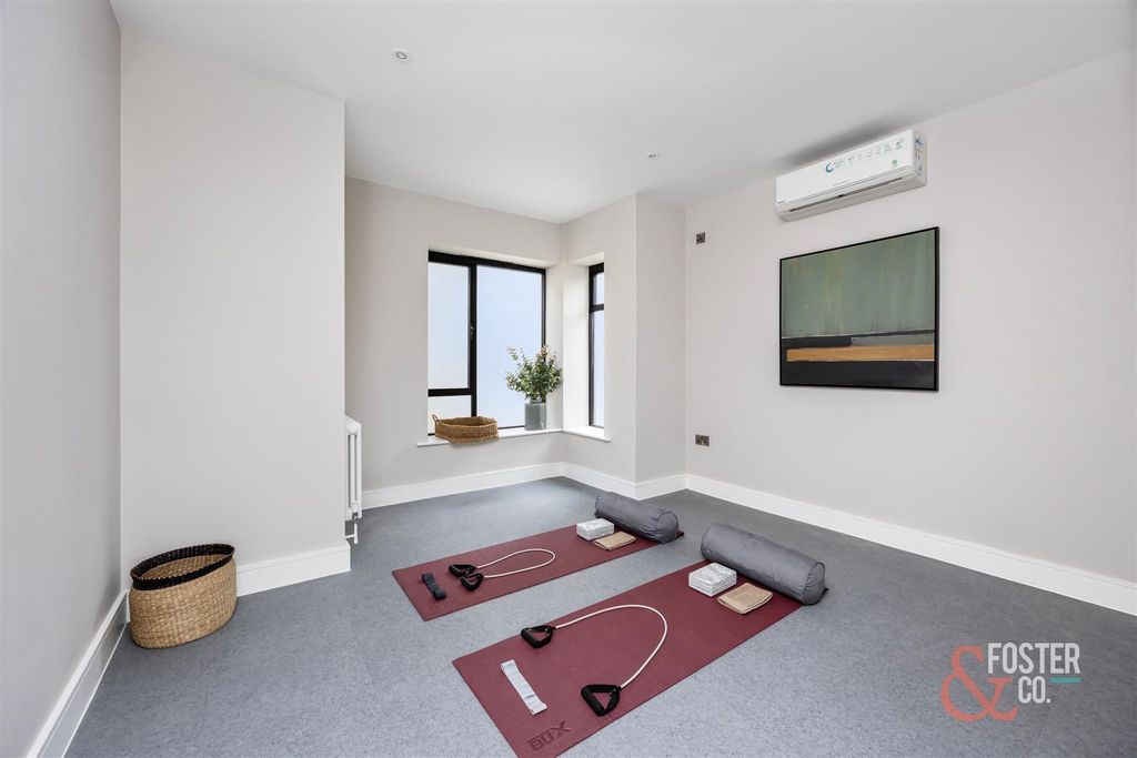 Additional image 13 of 6 bed detached house for saleWithdean Road, Brighton BN1