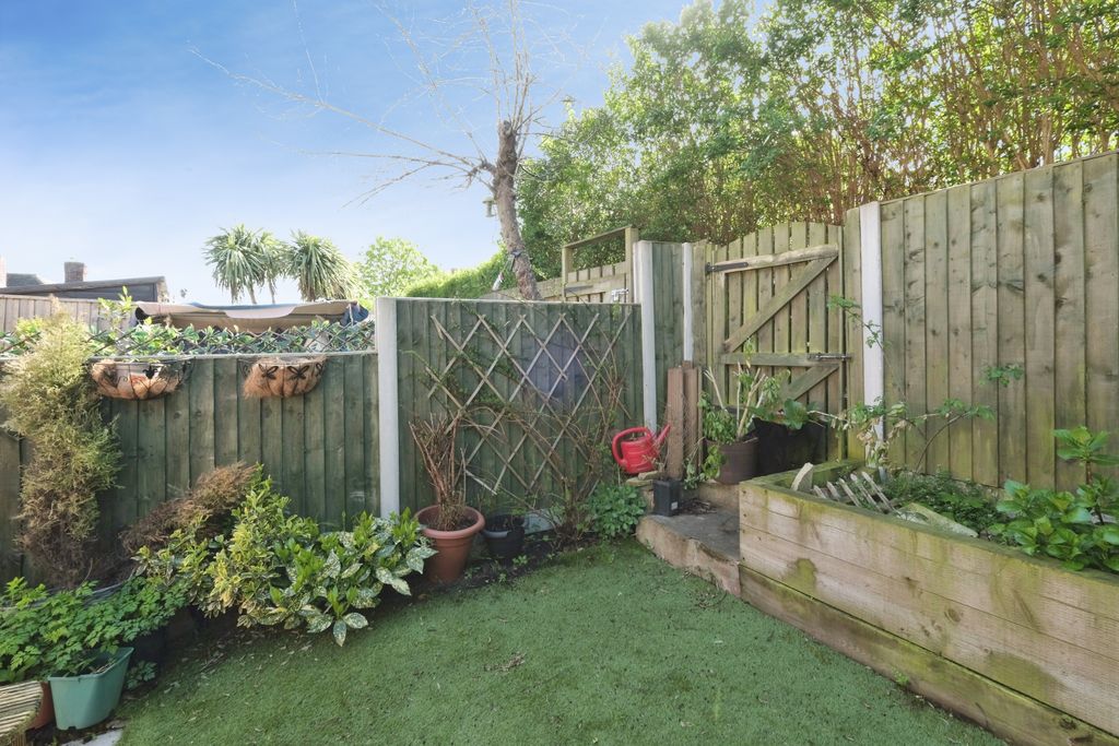 Additional image 18 of 3 bed terraced house for saleCostock Avenue, Nottingham NG5