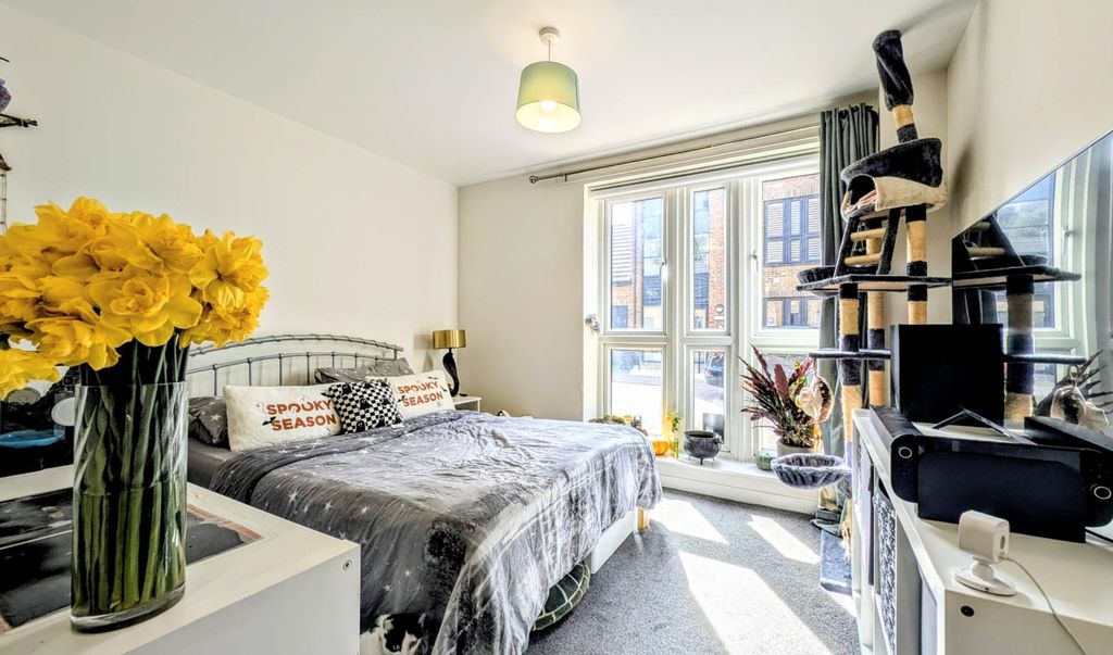 Additional image 6 of 1 bed flat for saleRusset Walk, Bordon, Hampshire GU35