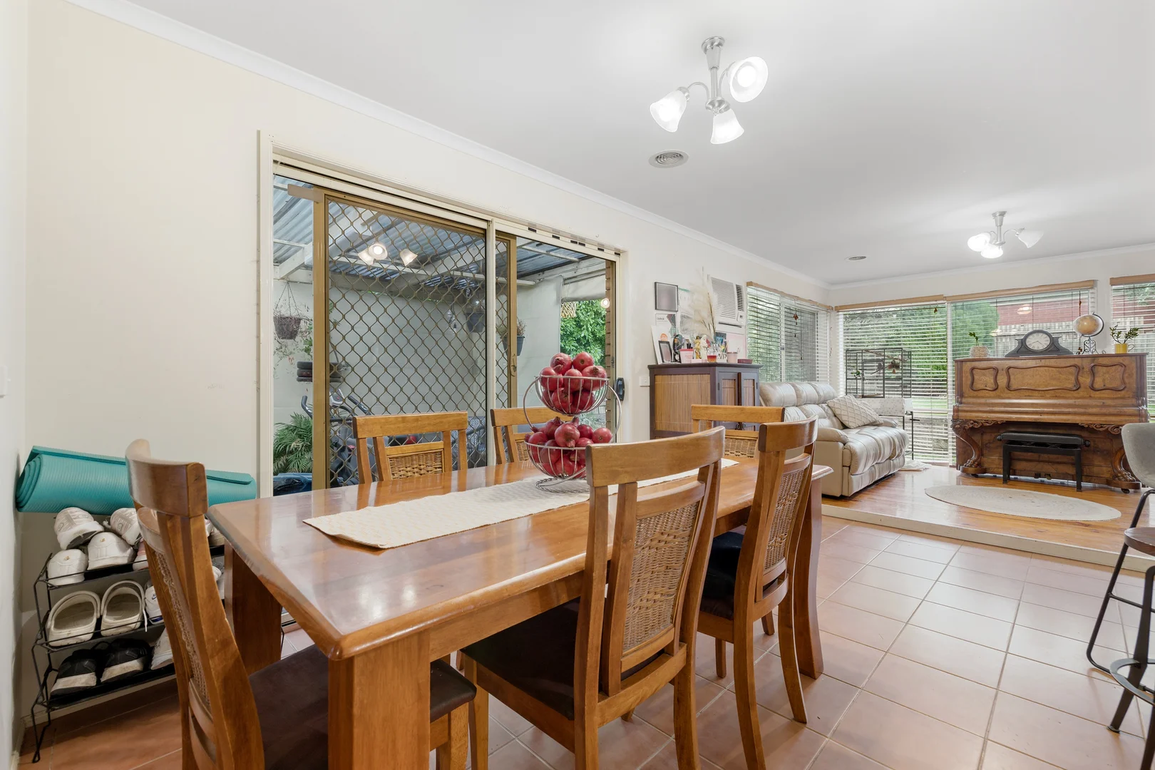 43 Central Parkway, Cranbourne West VIC 3977 photo 3