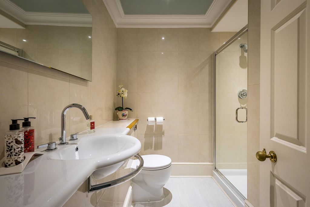 Additional image 27 of 3 bed flat for saleSnowdenham Hall, Snowdenham Lane Bramley, Guildford GU5