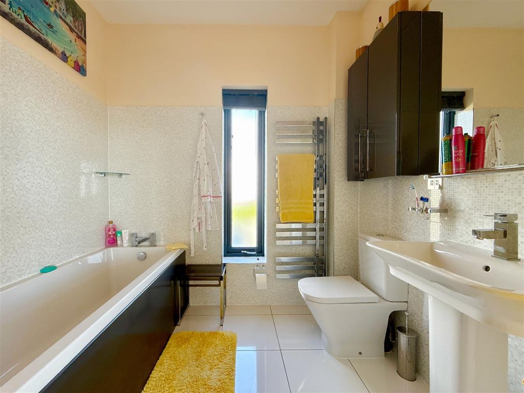 Additional image 11 of 2 bed flat for saleSt. Marys Drive, Brixham TQ5