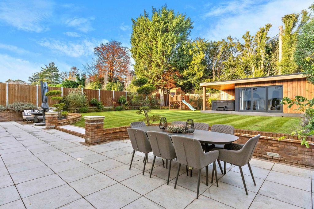 Additional image 32 of 4 bed detached house for saleLongaford Way, Hutton Mount, Brentwood CM13