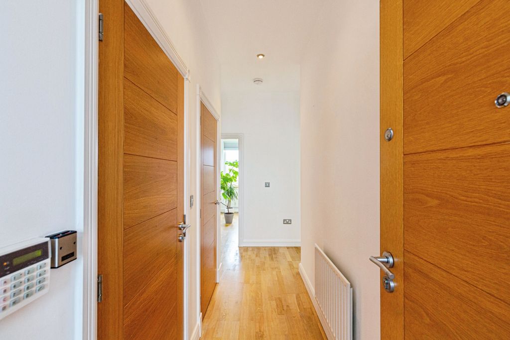 Additional image 9 of 2 bed flat for saleClifton Drive North, Lytham St. Annes FY8
