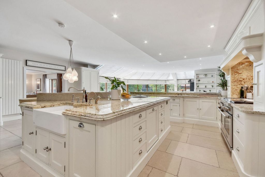 Additional image 5 of 6 bed detached house for saleChallacombe Close, Hutton Mount, Brentwood CM13