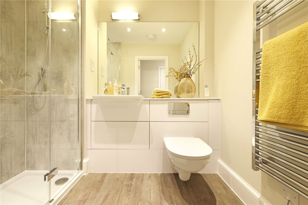 Additional image 9 of 2 bed flat for saleHall Garden, Binfield, Bracknell RG42