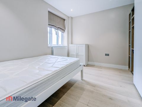 Gunnersbury Avenue, London W5, Room to rent