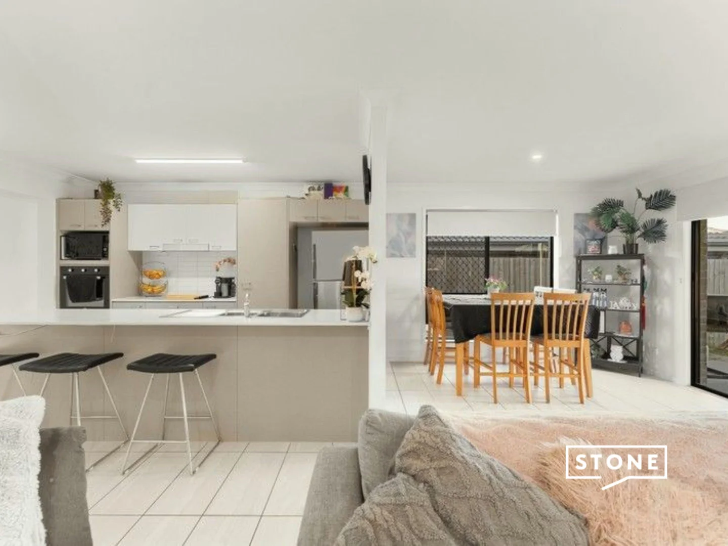 26 Mount Glorious Street, Park Ridge QLD 4125 photo 4