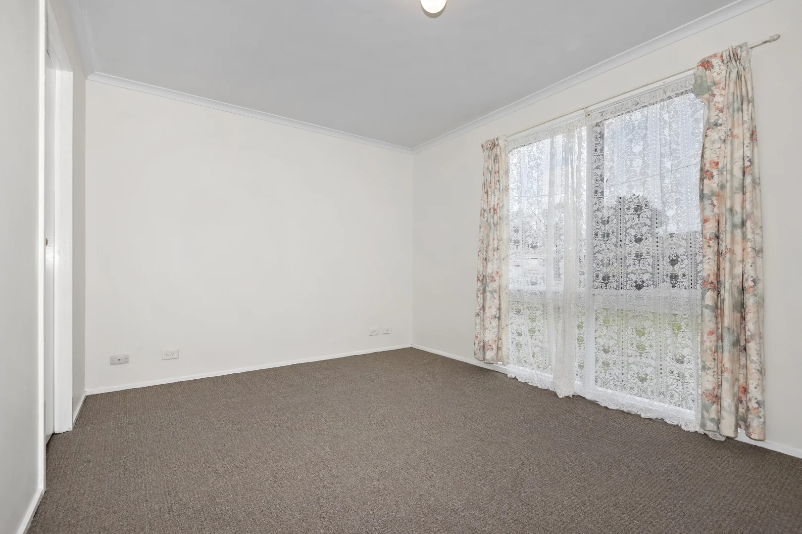 11 Glenn Close, Cranbourne West VIC 3977 photo 4