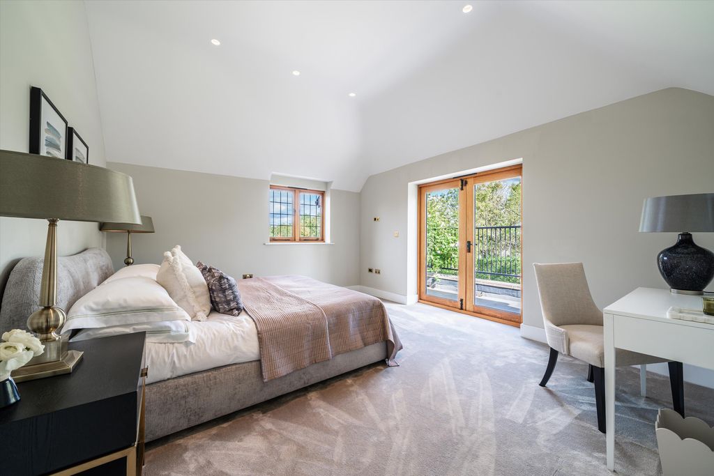 Additional image 11 of 4 bed detached house for saleStubbs Hill, Binfield, Berkshire RG42