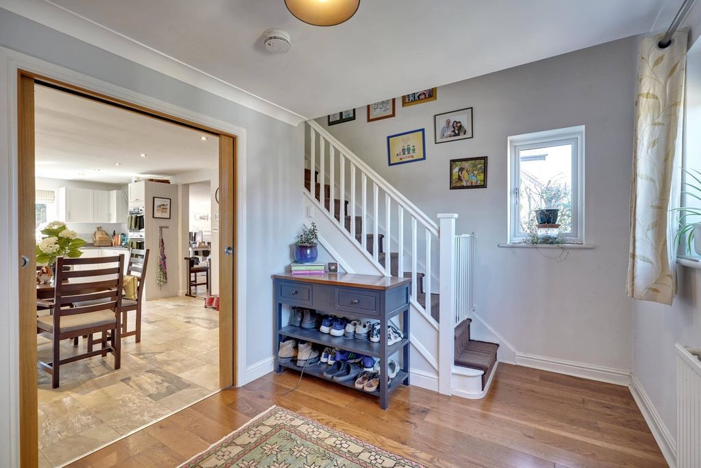 4 bed detached house for saleCarrigans, Bishop's Stortford CM23 photo 2