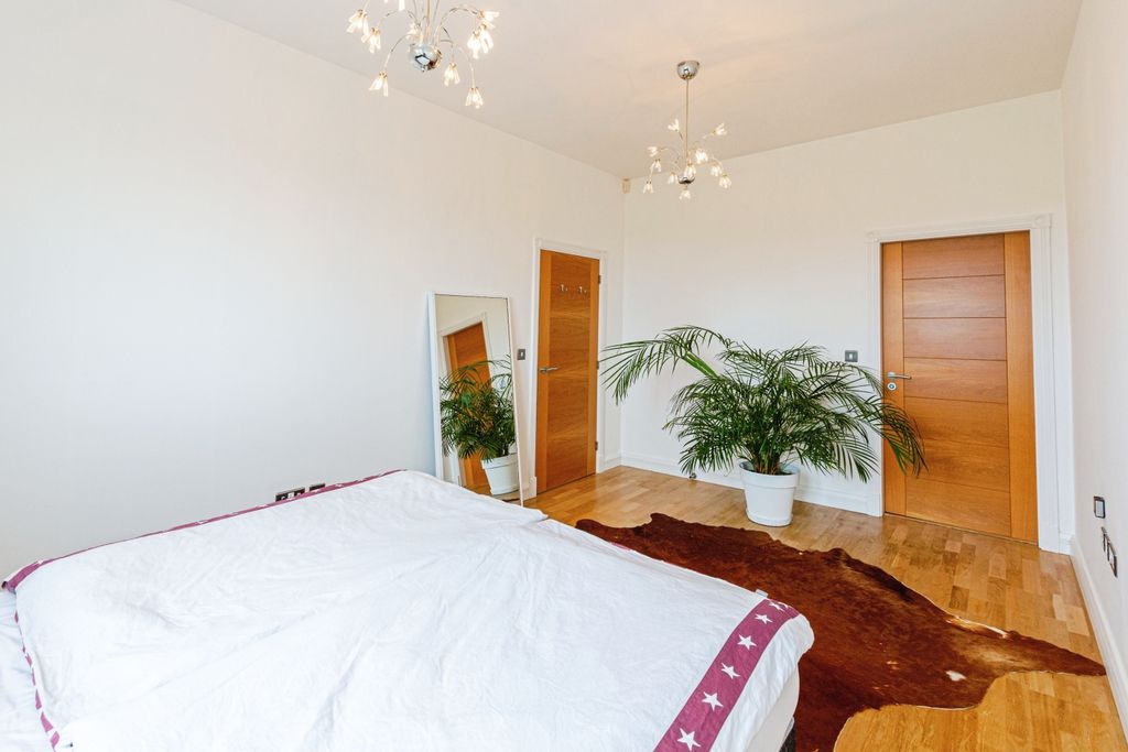 Additional image 17 of 2 bed flat for saleClifton Drive North, Lytham St. Annes FY8