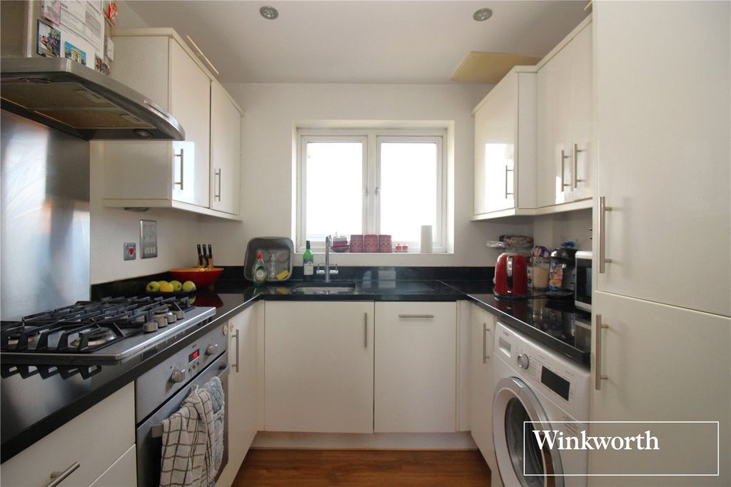 Additional image 3 of 2 bed flat for saleTodd Close, Borehamwood, Hertfordshire WD6