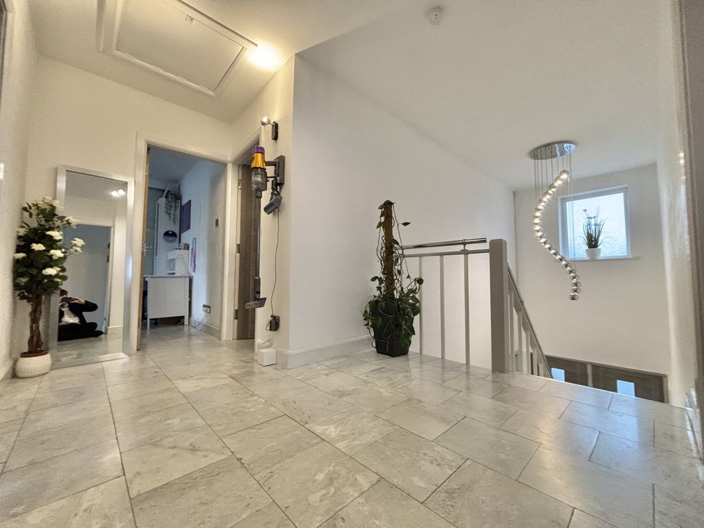 Additional image 19 of 5 bed detached house for saleClifton Drive, South Shore FY4