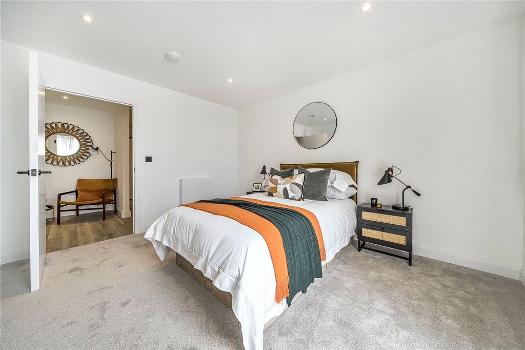 Additional image 7 of 2 bed flat for saleTweedy Road, Bromley BR1