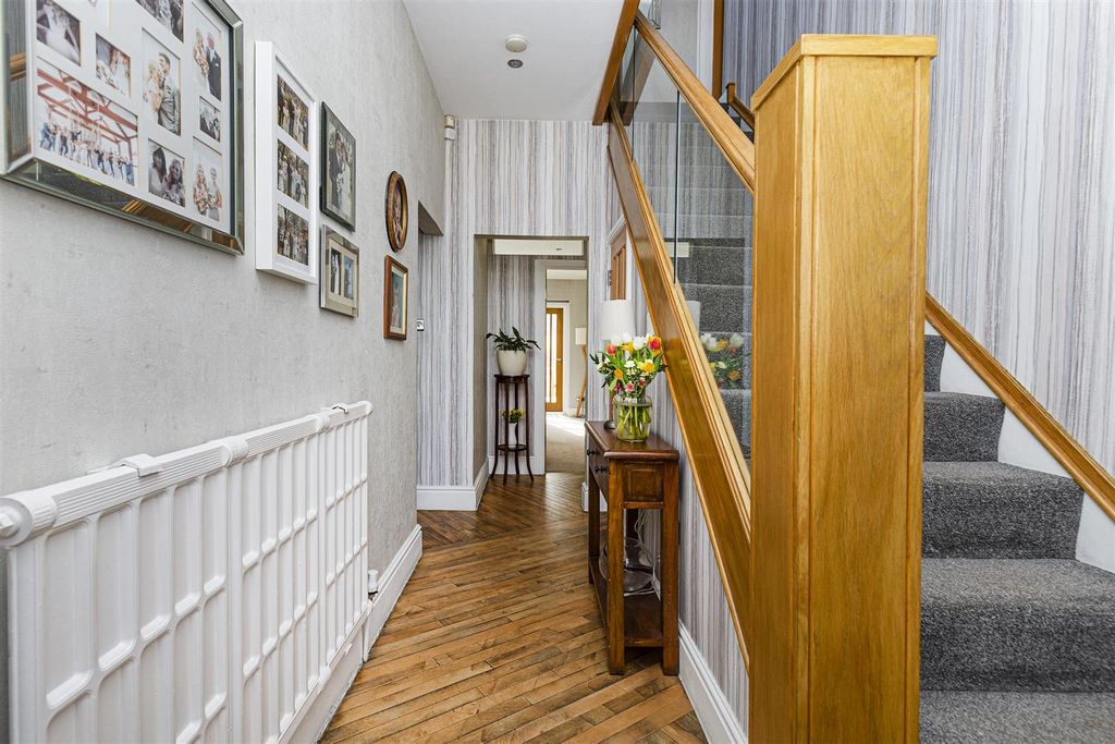 Additional image 31 of 4 bed detached house for saleBeaconsfield Road, Clayton, Bradford BD14