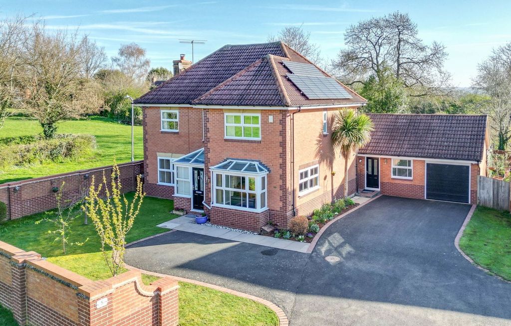 4 bed detached house for saleSt. Andrews Way, Bromsgrove B61