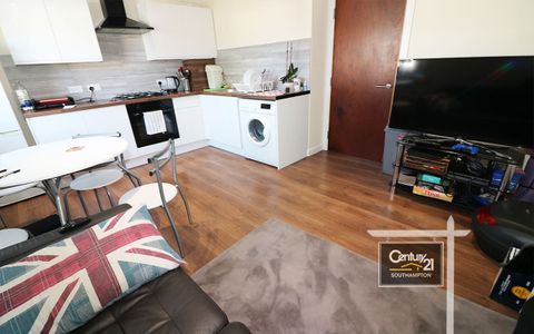 |Ref: R153373|, Waterloo Road, Southampton SO15