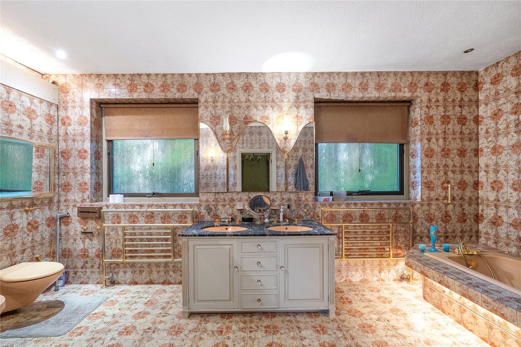 Additional image 7 of 6 bed detached house for saleSouth Hill Road, Bromley BR2