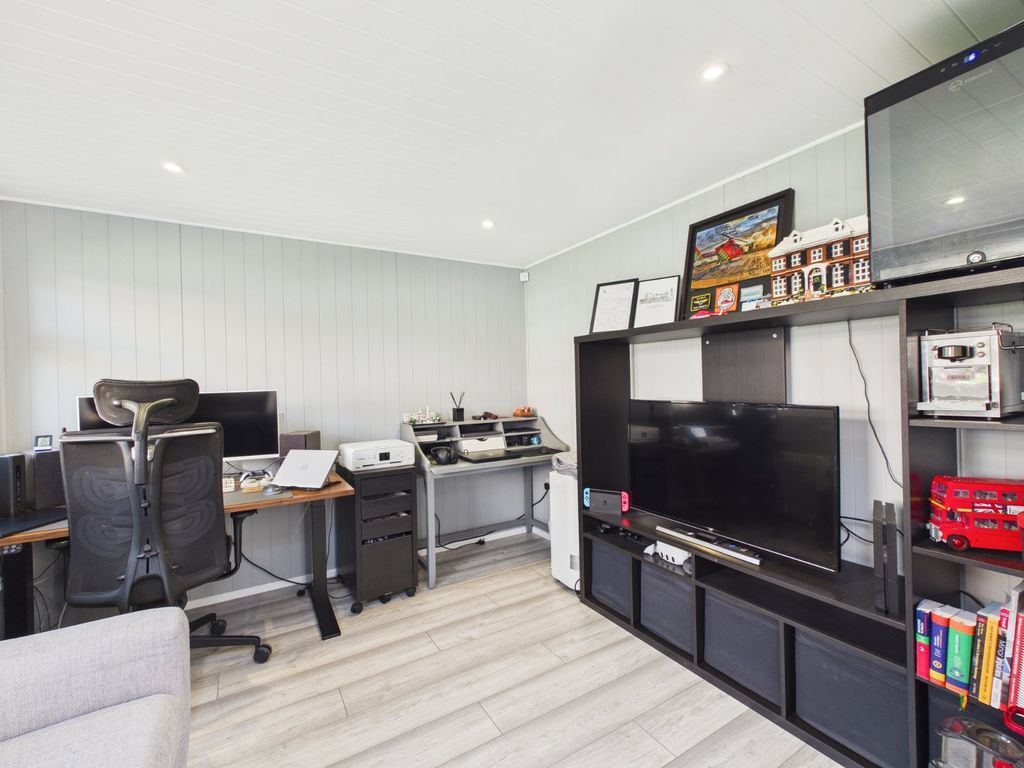 Additional image 6 of 3 bed detached house for saleBevan Hill, Chesham, Buckinghamshire HP5