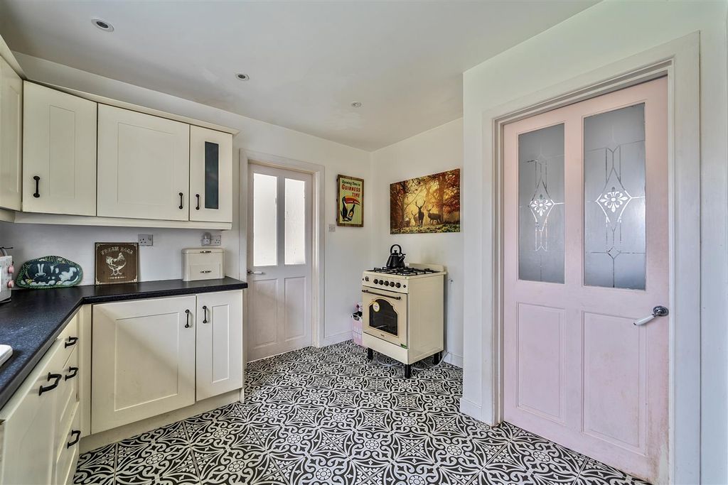 Additional image 15 of 4 bed detached house for saleWhite Cliff Gardens, Blandford Forum DT11