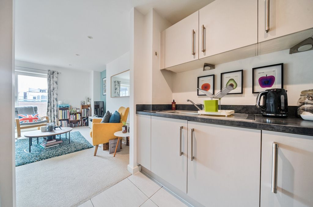 Additional image 4 of 1 bed flat for saleRingers Road, Bromley BR1