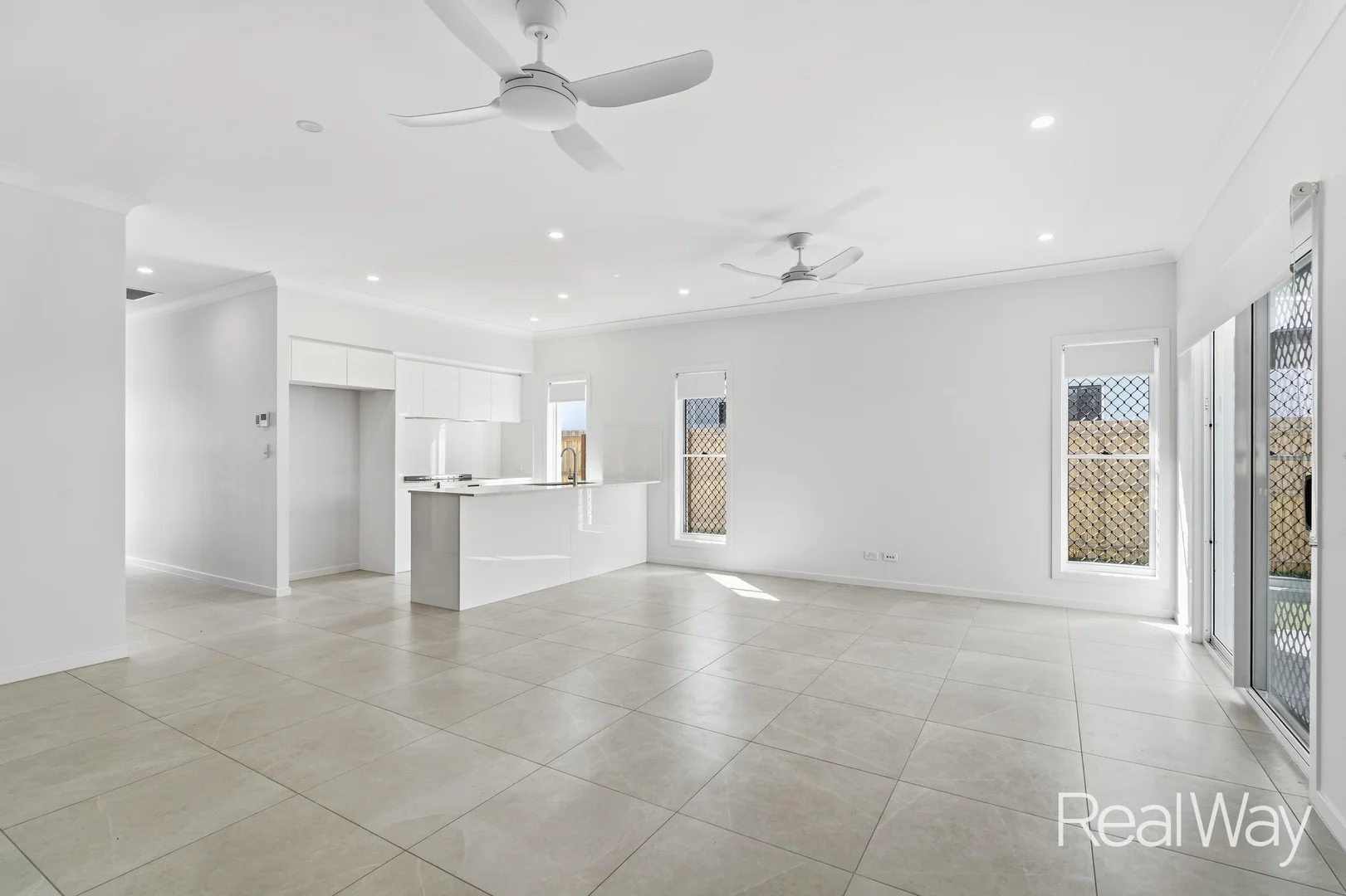 21 Wickham Way, Walloon QLD 4306 photo 3