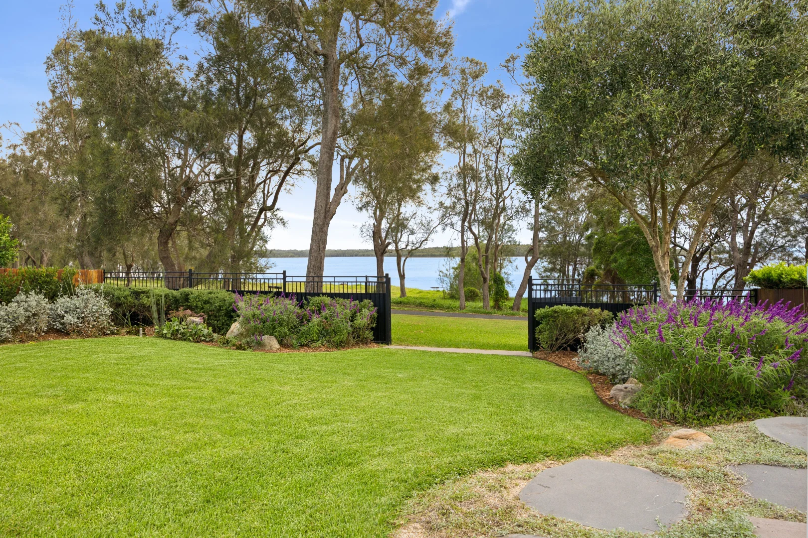 16 Diamond Head Drive, Budgewoi NSW 2262 photo 5