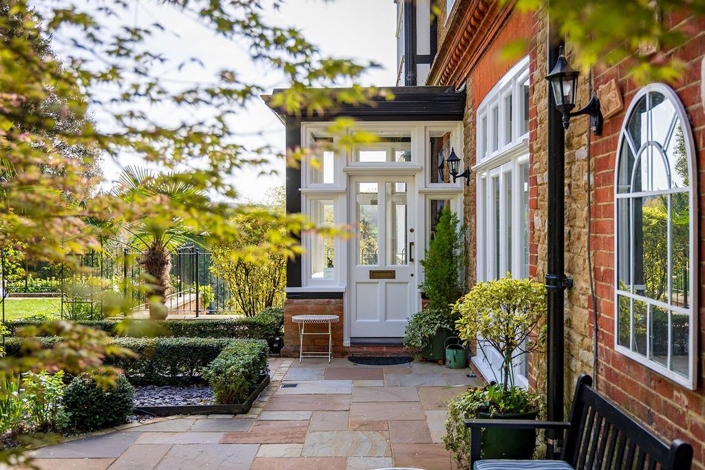 Additional image 23 of 3 bed flat for saleSnowdenham Hall, Snowdenham Lane Bramley, Guildford GU5