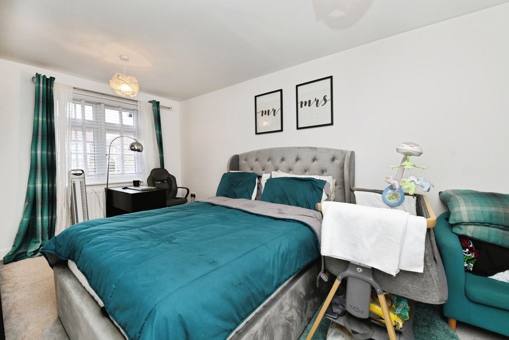 Additional image 5 of 2 bed flat for saleBadger Mount, Braintree, Essex CM7