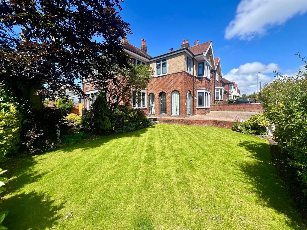 Additional image 2 of 5 bed detached house for saleParkway, Stanley Park FY3