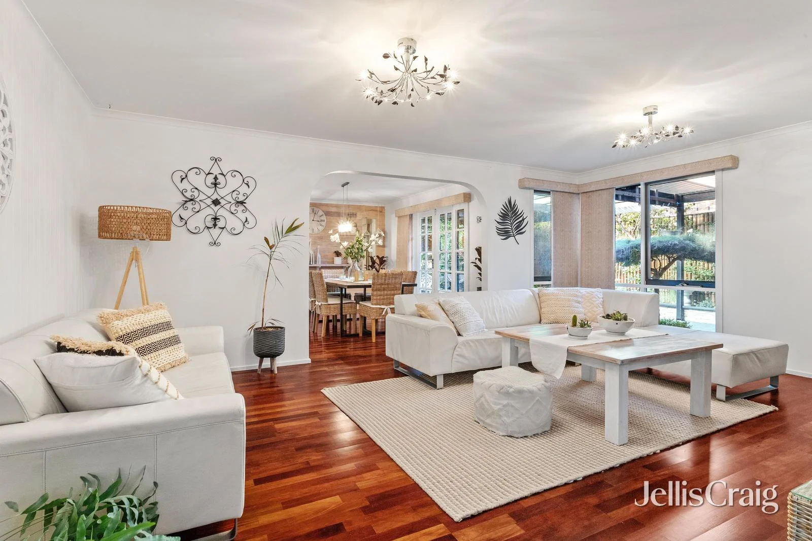 11 Partridge Way, Mooroolbark VIC 3138 photo 2