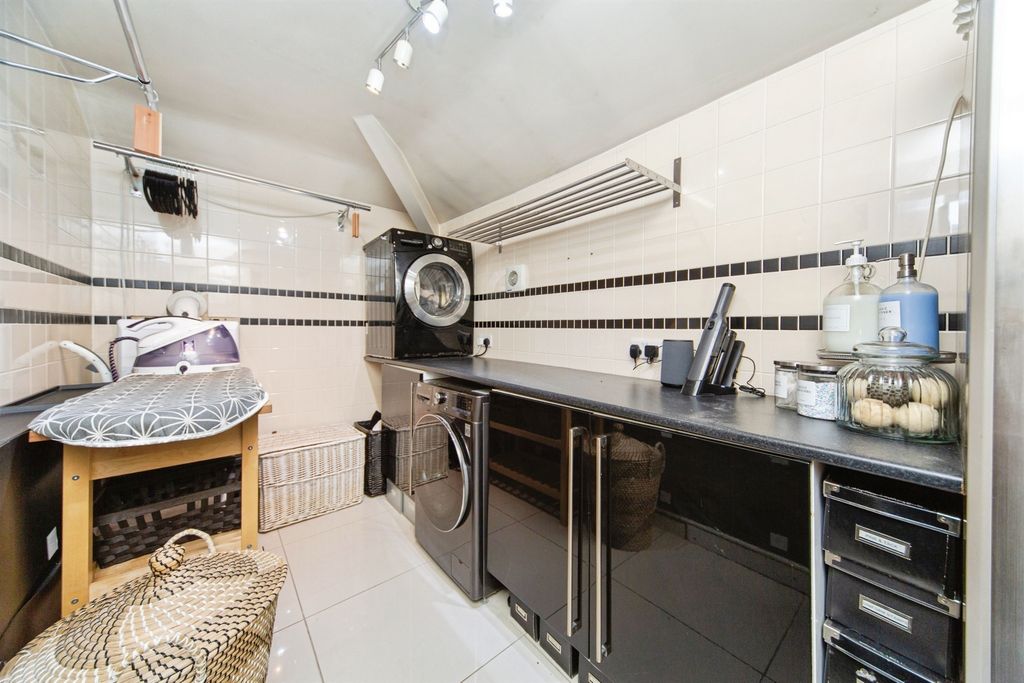 Additional image 7 of 4 bed maisonette for saleFulwood Park, Liverpool L17
