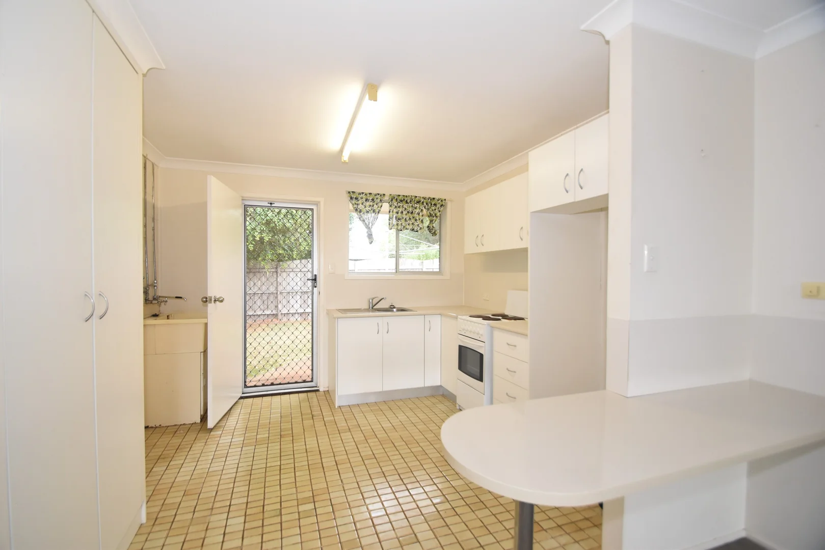 Additional image 5 of 2/548 Greenwattle Street, Newtown QLD 4350