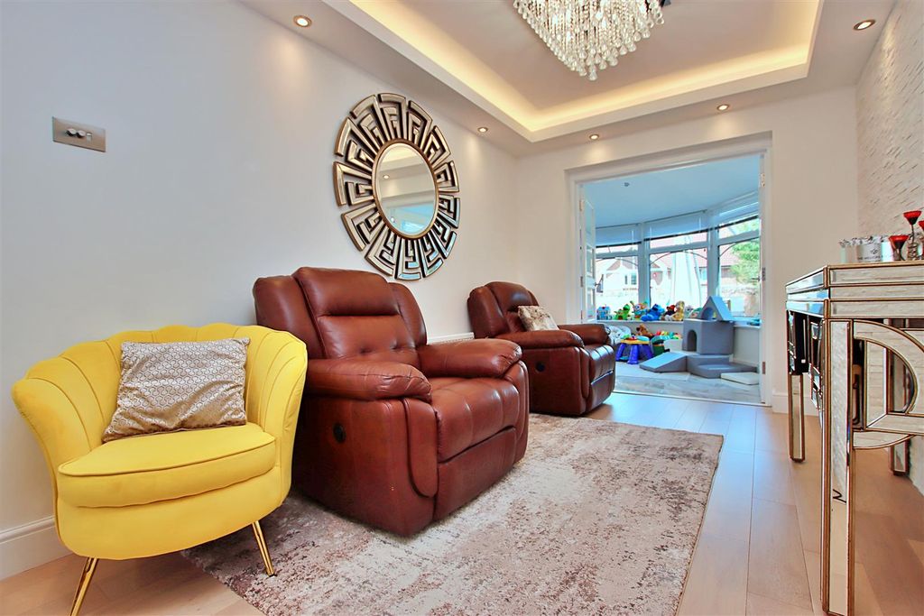 Additional image 9 of 4 bed semi-detached house for saleTheobald Street, Borehamwood WD6