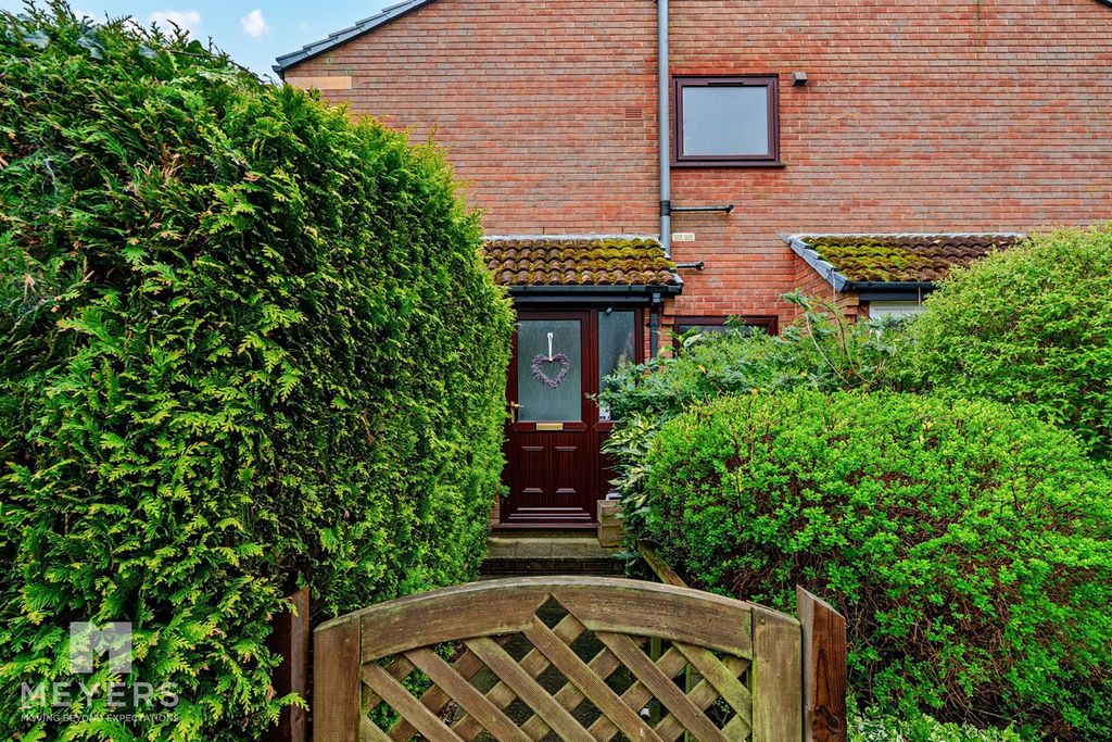 2 bed flat for saleHenbury View Road, Wimborne, 3 BH21