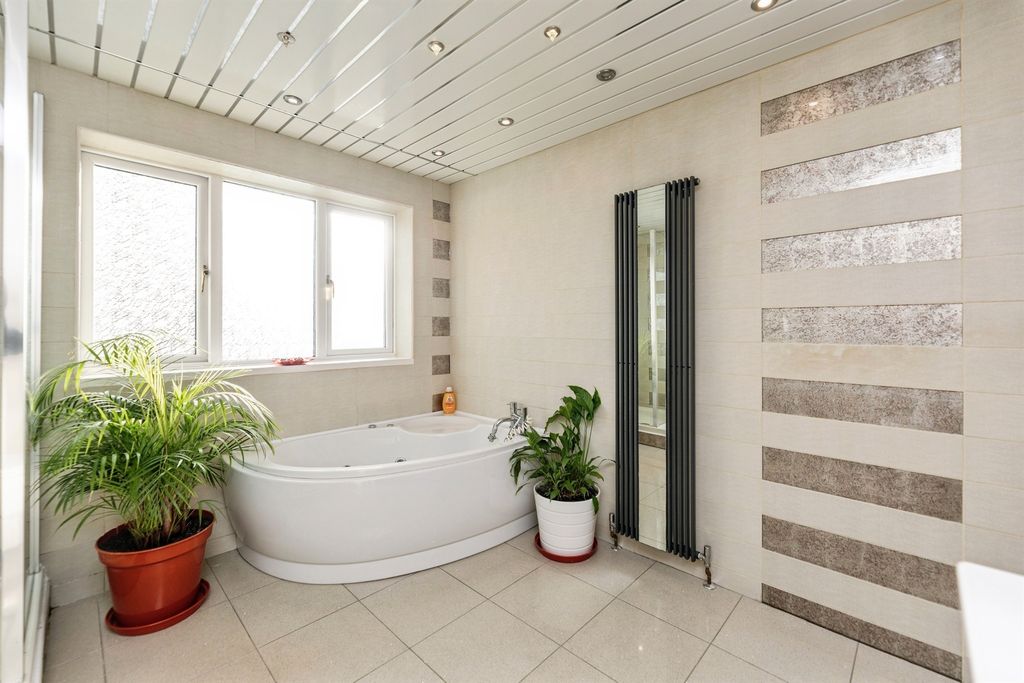 Additional image 17 of 5 bed detached house for saleBirstall Lane, Drighlington, Bradford BD11
