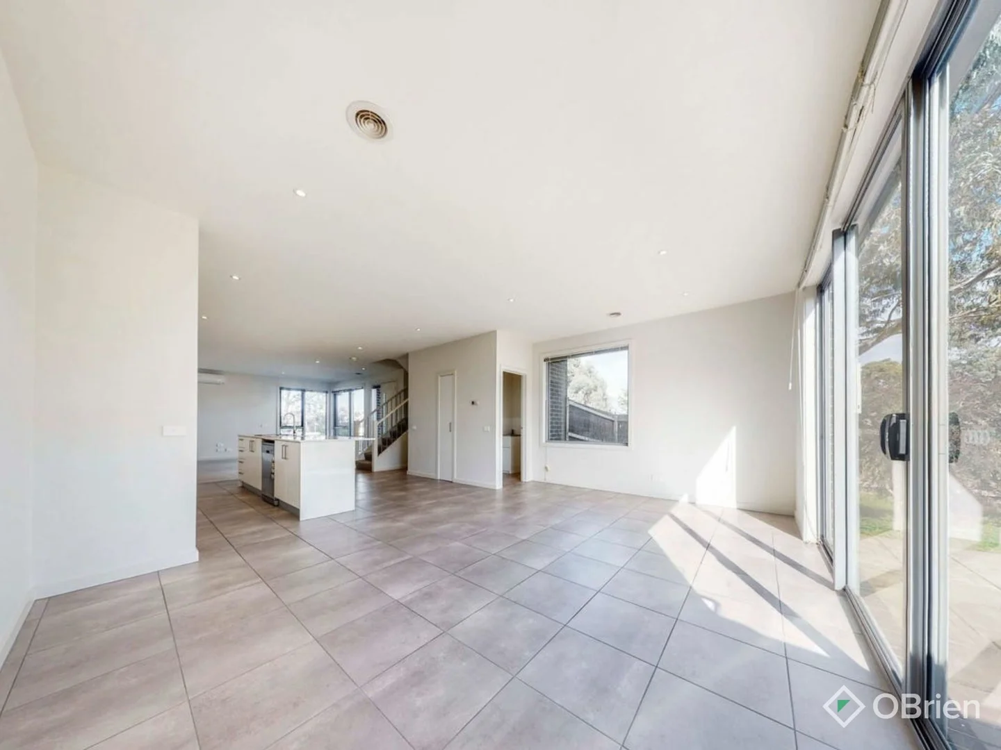 Additional image 3 of 86 Hutchinson Drive, Lynbrook VIC 3975