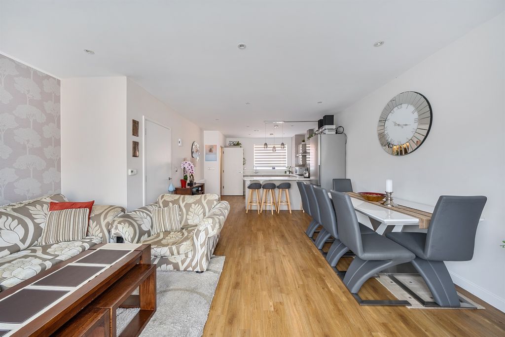 Additional image 11 of 3 bed terraced house for saleReynard Way, Brentford TW8