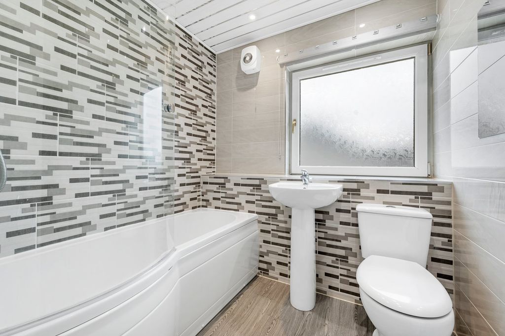 Additional image 11 of 2 bed flat for saleGlenavon Drive, Cairneyhill, Dunfermline KY12