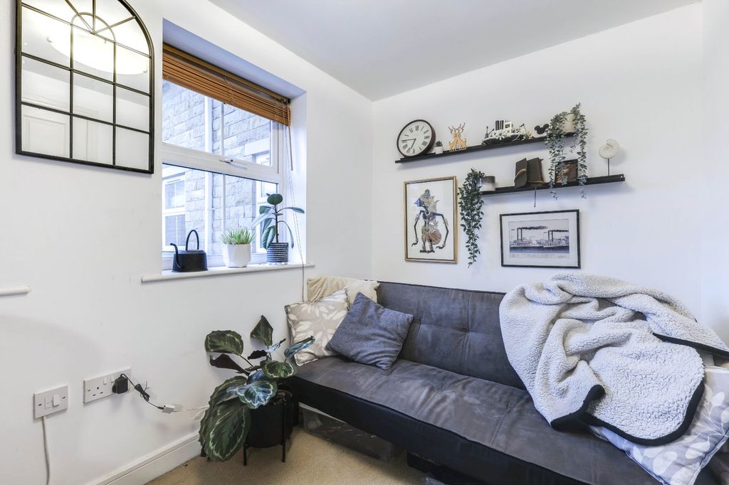 Additional image 14 of 3 bed flat for saleWaters Walk, Apperley Bridge, Bradford, West Yorkshire BD10