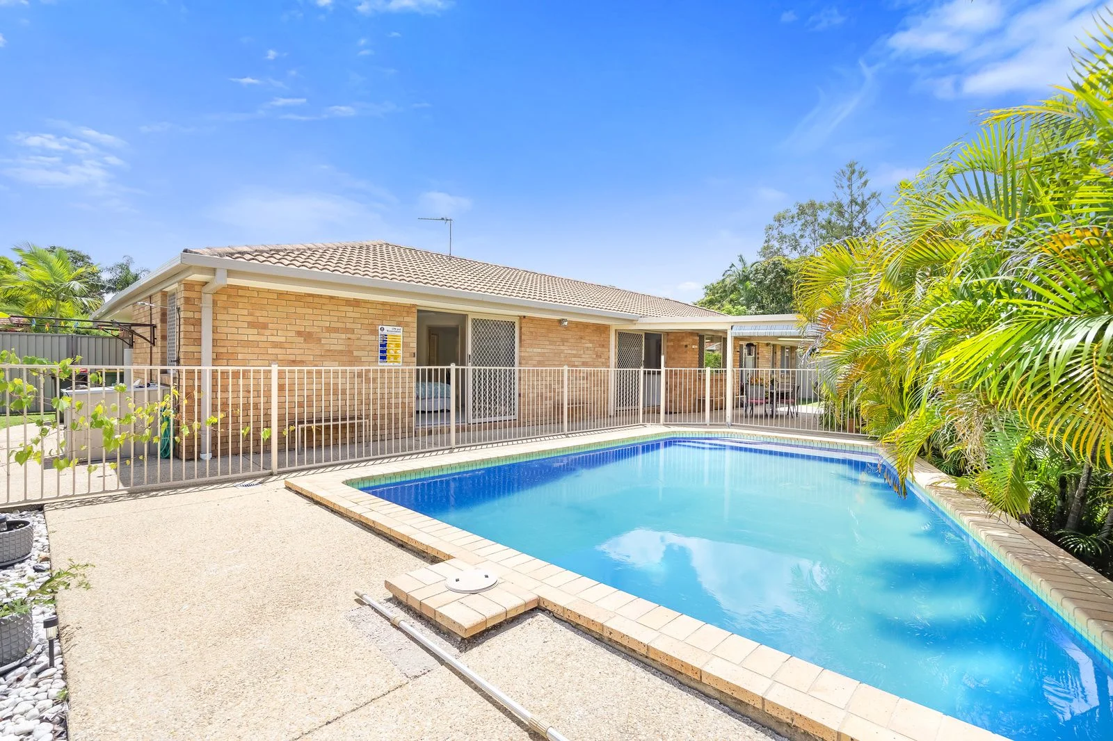 97 Thorngate Drive, Robina QLD 4226 photo 2