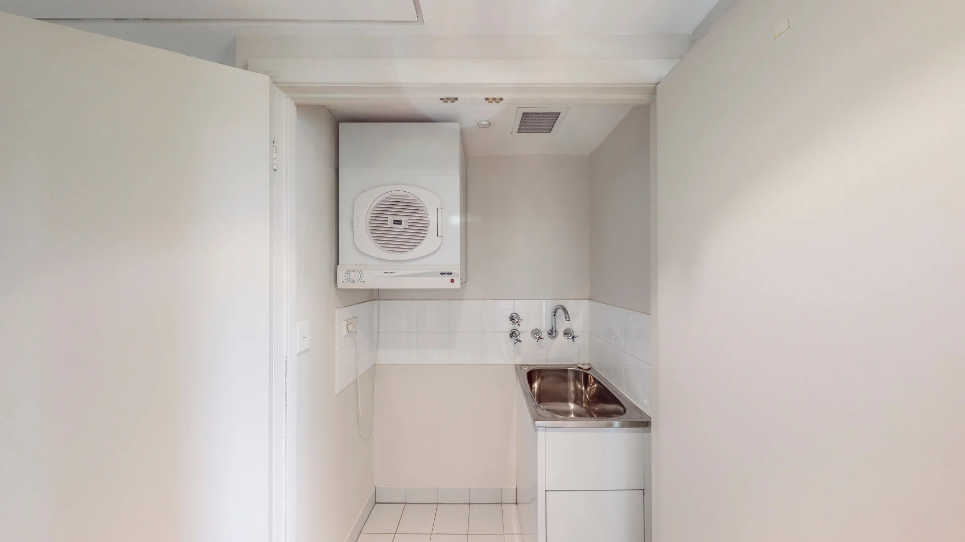 Additional image 9 of T03/127 Beach Street, Port Melbourne VIC 3207