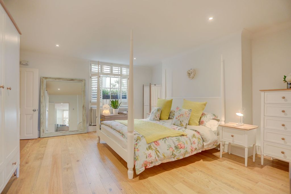 Additional image 24 of 5 bed property for saleRoyal Crescent, Brighton BN2