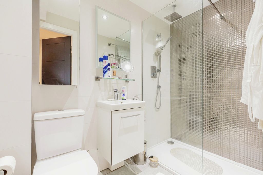 Additional image 13 of 1 bed flat for sale647-655 New South Promenade, Blackpool, Lancashire FY4